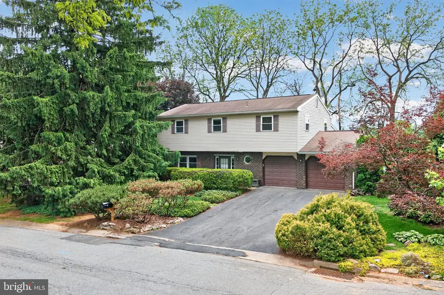 1189 Bluestone Dr, Bethlehem, PA 18017 - #2