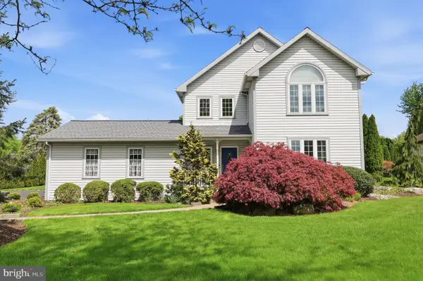 1011 Johnston Dr, BETHLEHEM, PA 18017