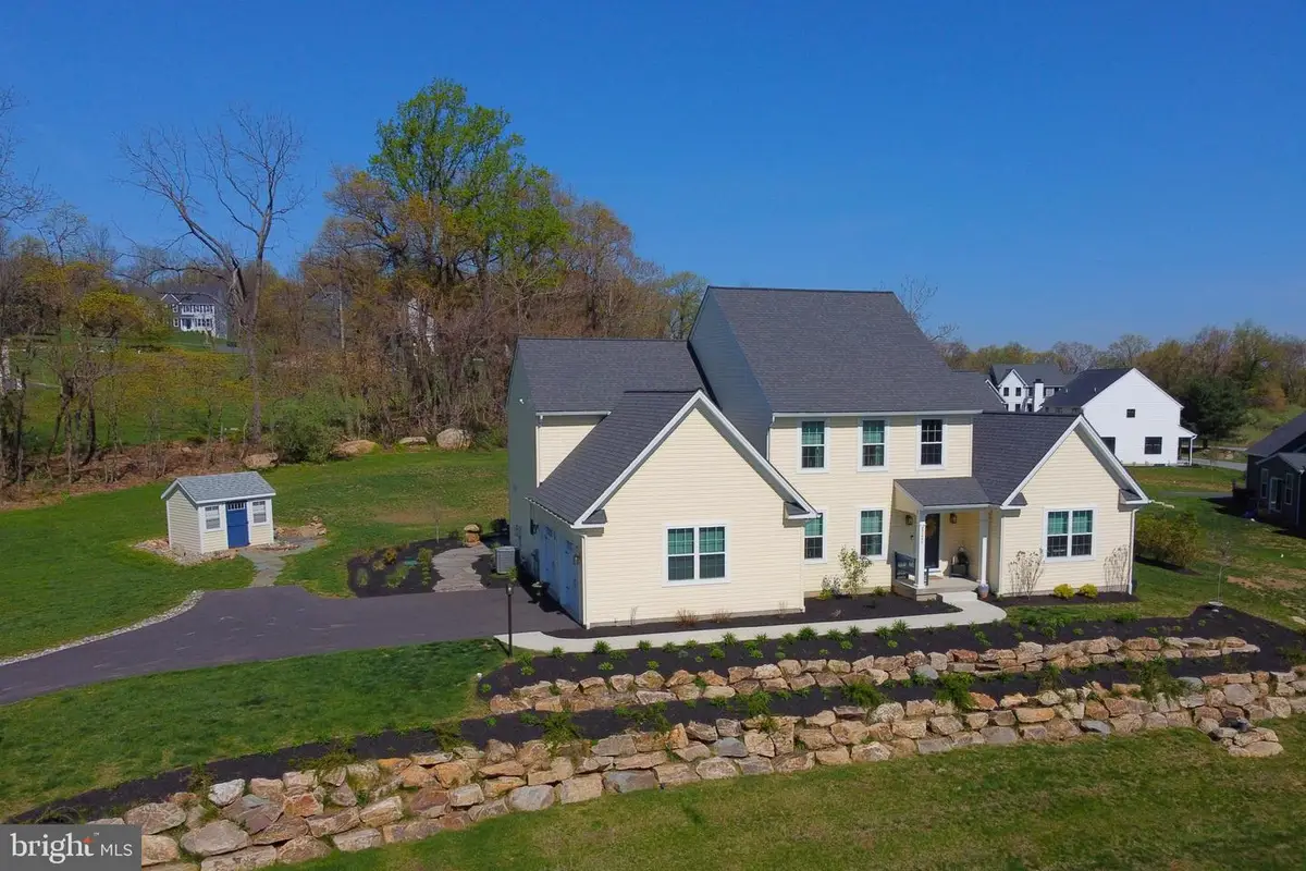 2645 Longridge Dr, Hellertown, PA 18055 - #1