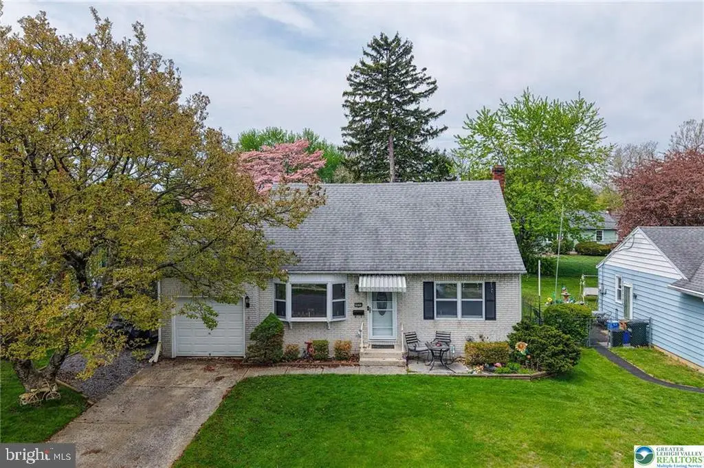 3033 Mission Rd, Bethlehem, PA 18017 - #1