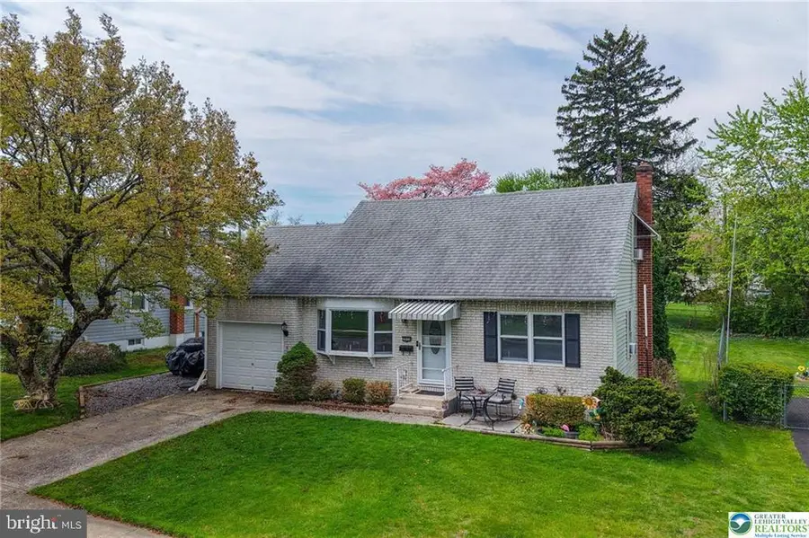 3033 Mission Rd, Bethlehem, PA 18017 - #2