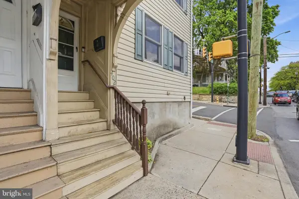 402 Wyandotte St, BETHLEHEM, PA 18015