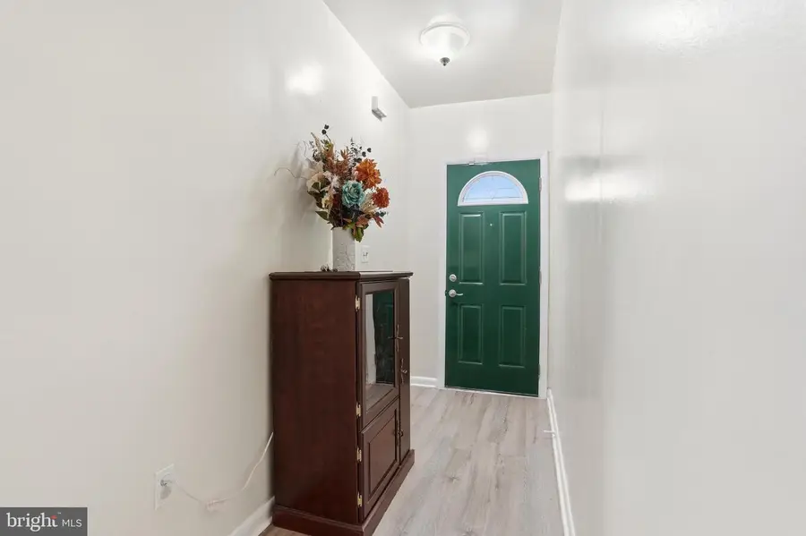 402 Wyandotte St, Bethlehem, PA 18015 - #3
