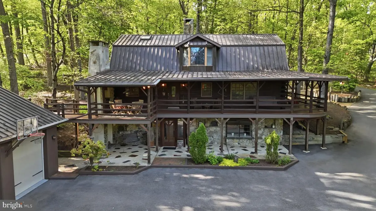 2244 Springtown Hill Rd, Hellertown, PA 18055 - #1