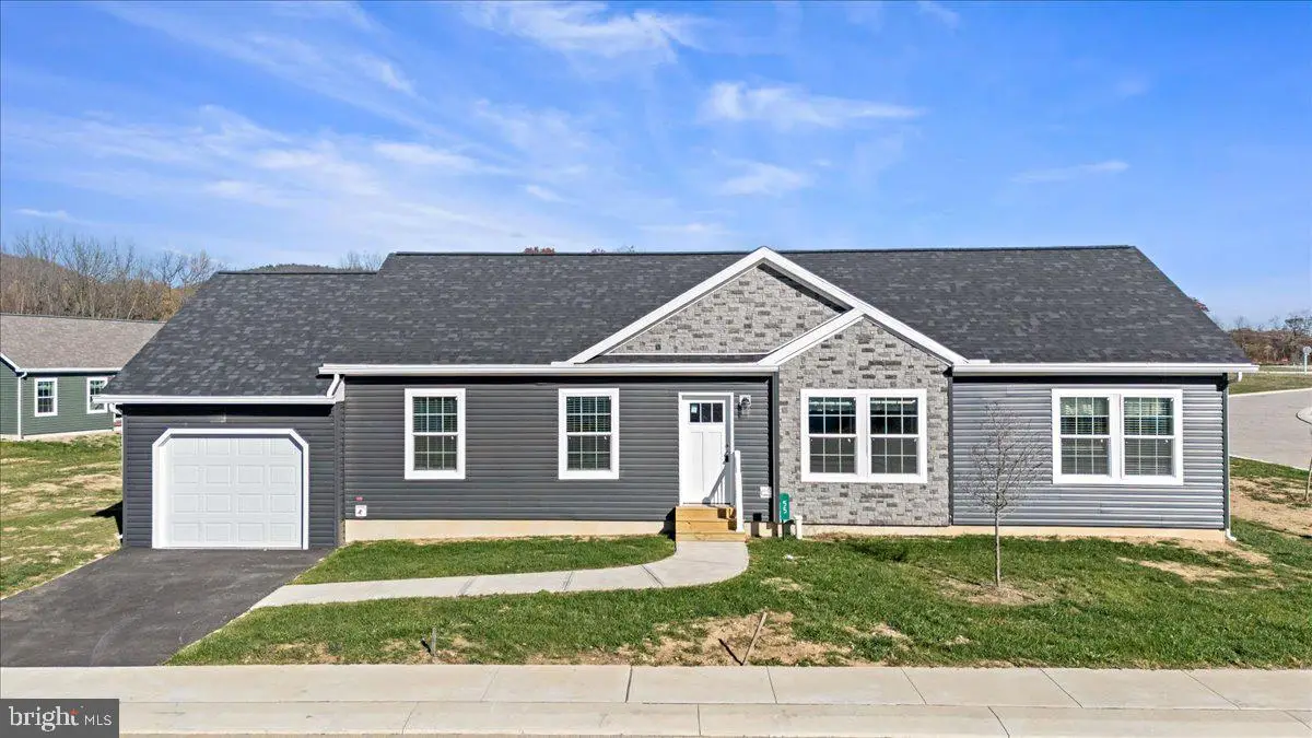 1410 Heytesbury Rd, Walnutport, PA 18088 - #1