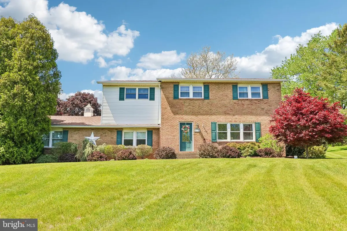 574 Carol Ln, Bath, PA 18014 - #1