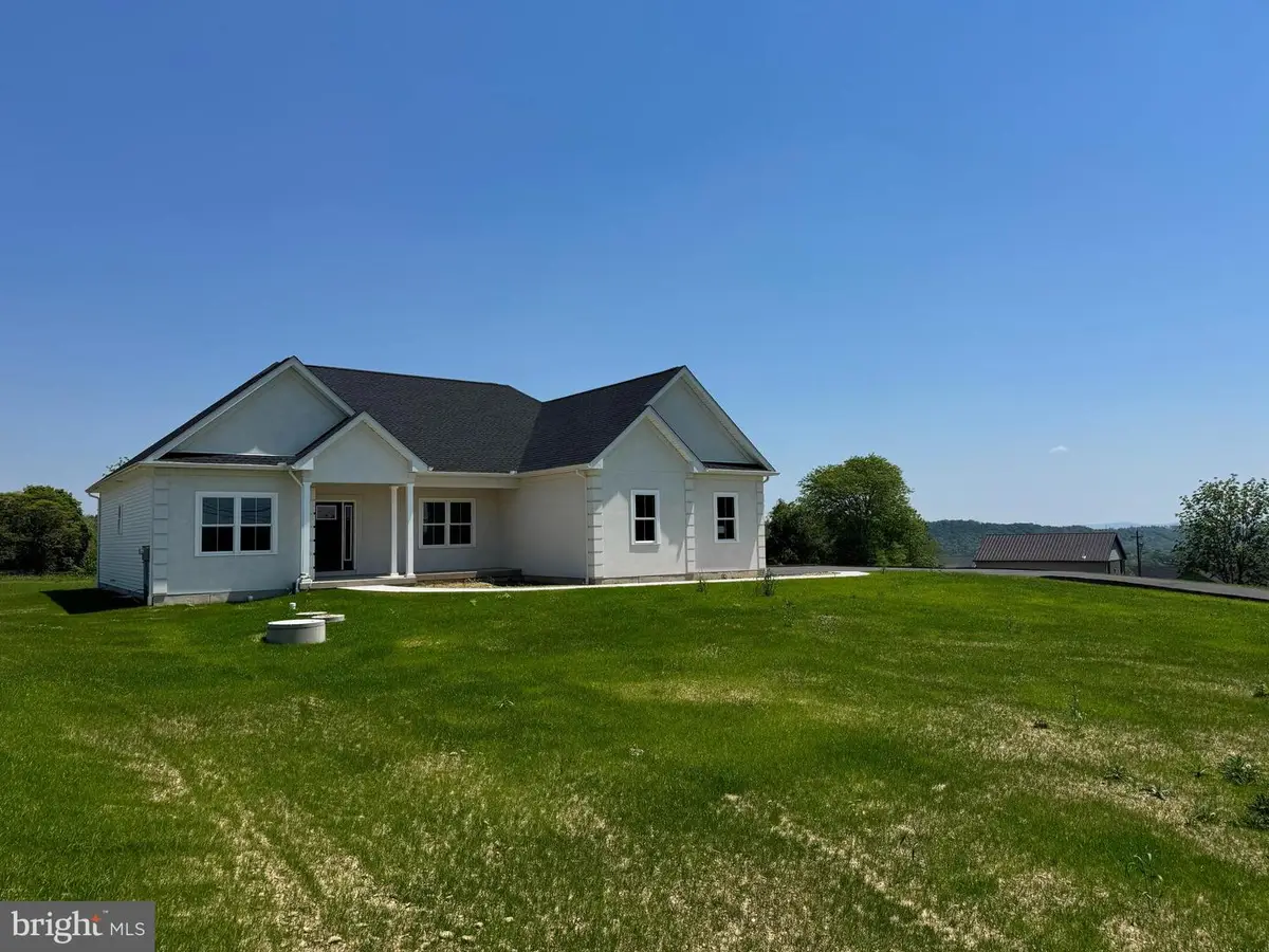 448 Long Ln, Walnutport, PA 18088 - #1