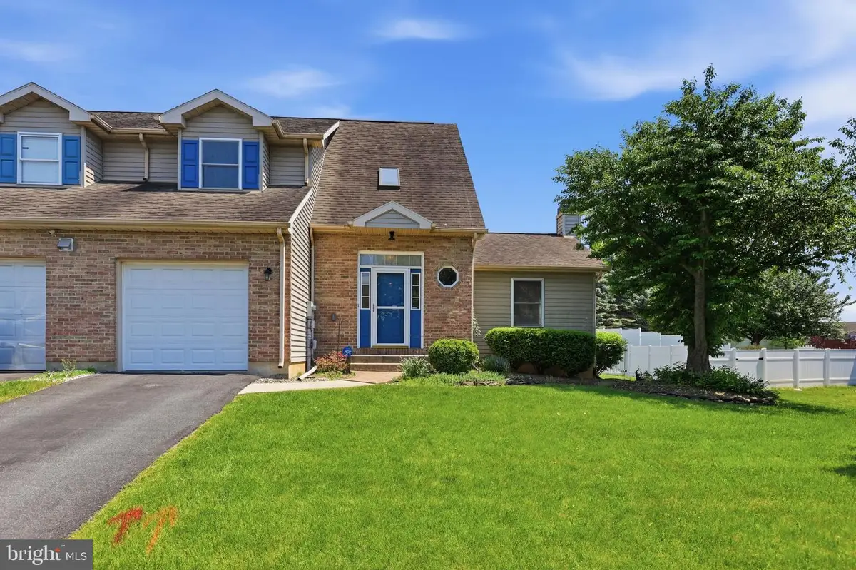 220 Melissa Dr, Easton, PA 18045 - #1