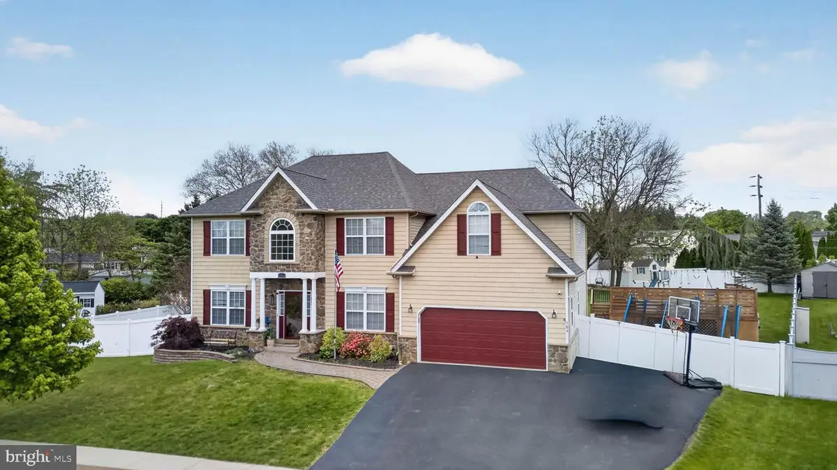 764 Mohican Dr, Easton, PA 18040 - #1