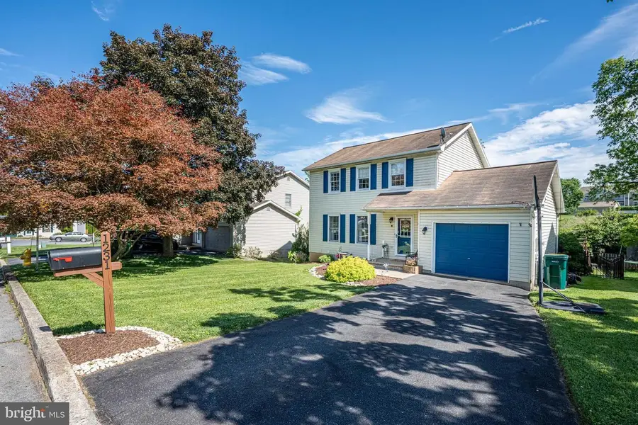 1231 Ann Marie St, Easton, PA 18045 - #2