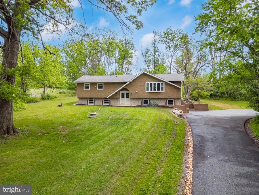 1040 Riverview Dr, Walnutport, PA 18088 - #3