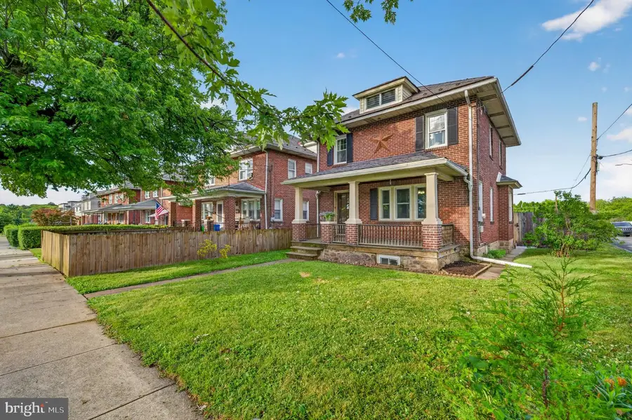 1118 Minsi Trail St, Bethlehem, PA 18018 - #3