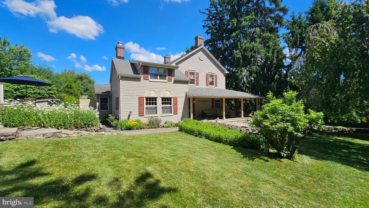 585 Buttermilk Rd, Hellertown, PA 18055 - #1