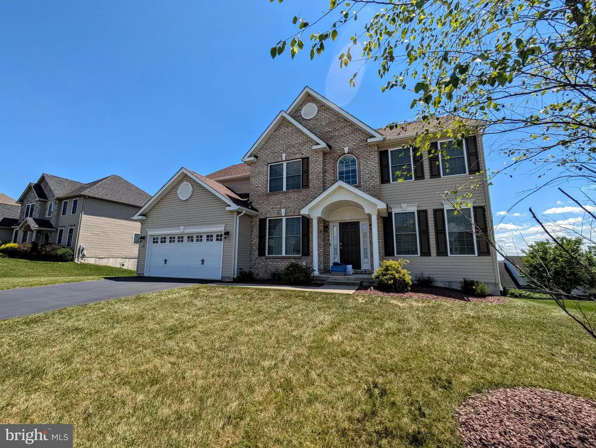 250 Danbury Dr, Nazareth, PA 18064 - #1