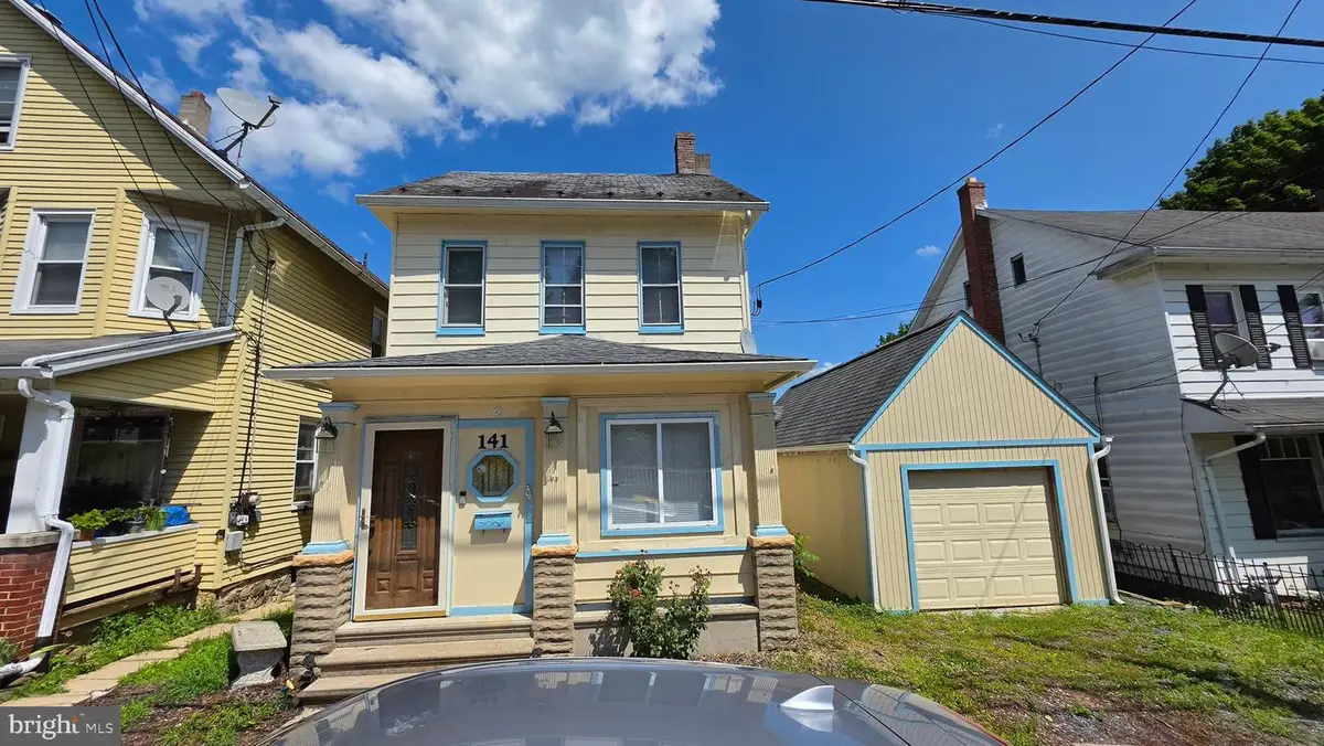 141 N 4th St, Bangor, PA 18013 - #1