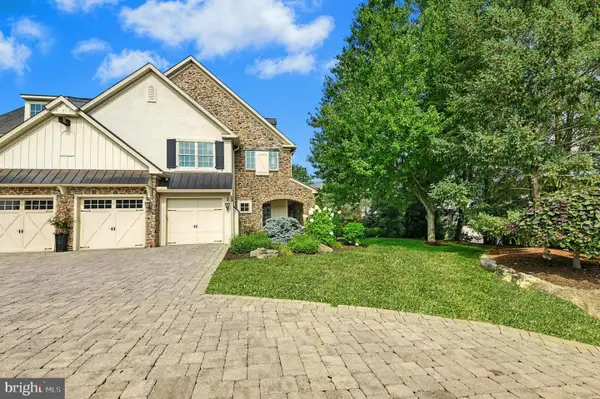 2048 Forge Run, BETHLEHEM, PA 18015