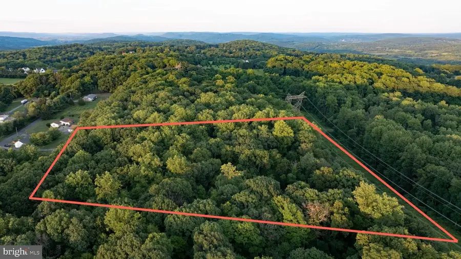 2620 Banko Ln, Hellertown, PA 18055 - #3