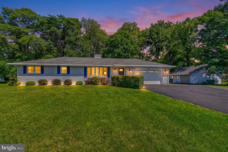 136 Grouse Dr, Bath, PA 18014 - #2