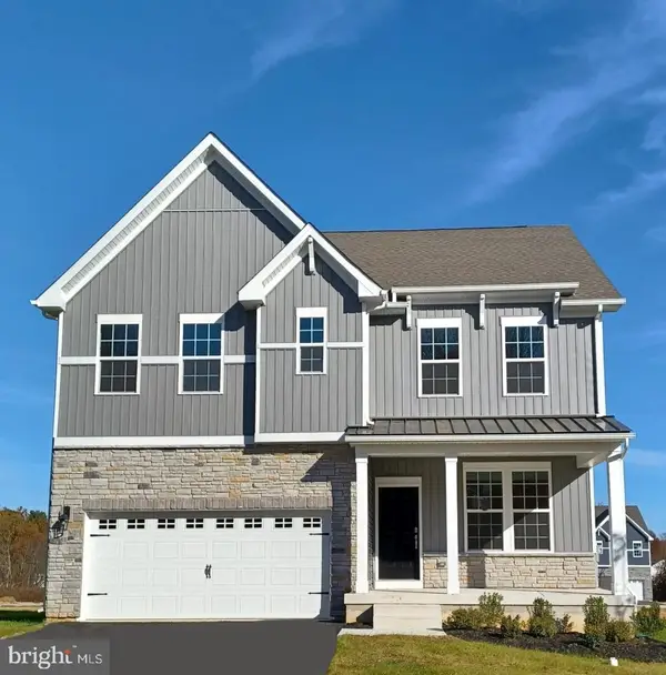 143 Winding Rd, FORKS TOWNSHIP, PA 18040