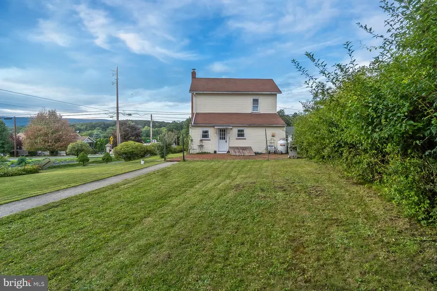506 Richmond Rd, Bangor, PA 18013 - #2