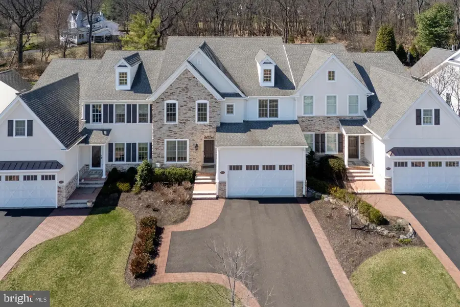 1970 Carriage Knoll Dr, Bethlehem, PA 18015 - #2