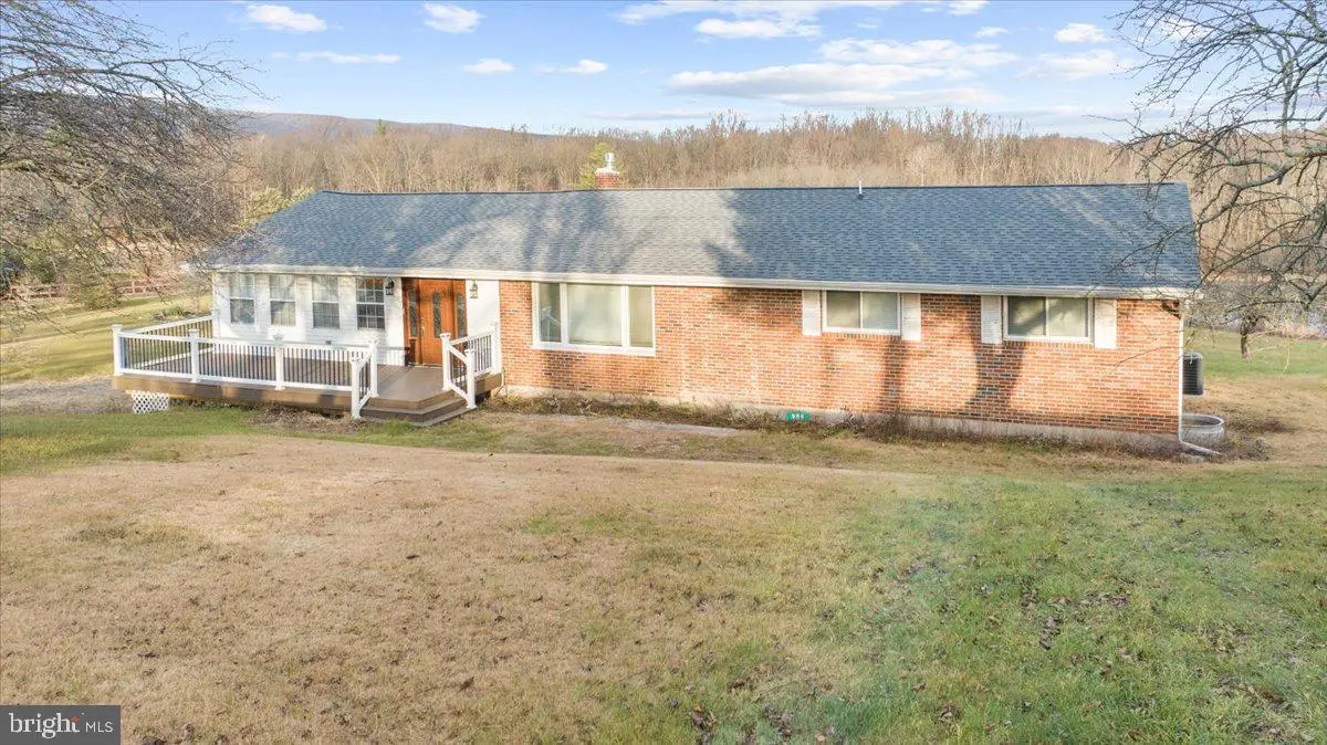 988 N Hoch Rd, Danielsville, PA 18038 - #1