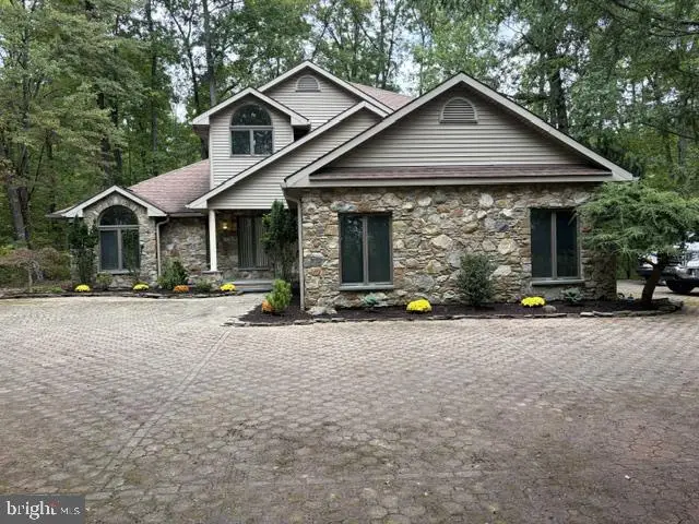 229 Kromer Rd, Bushkill, PA 18091 - #1