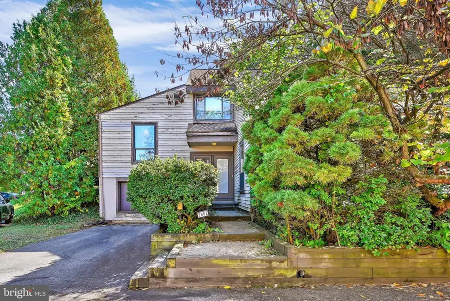 2802 Westgate Dr, Easton, PA 18040 - #2