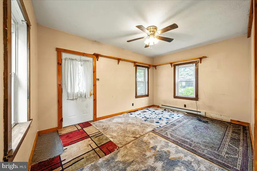 521 Shakespeare Ave, Milton, PA 17847 - Image #3