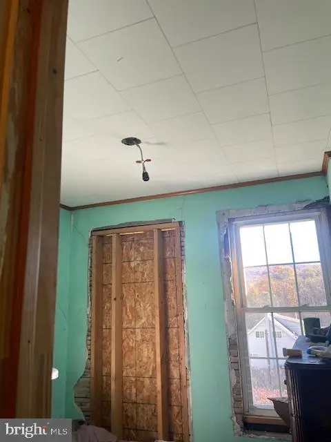 438 E Columbia Ave, Mount Carmel, PA 17851 - Image #3