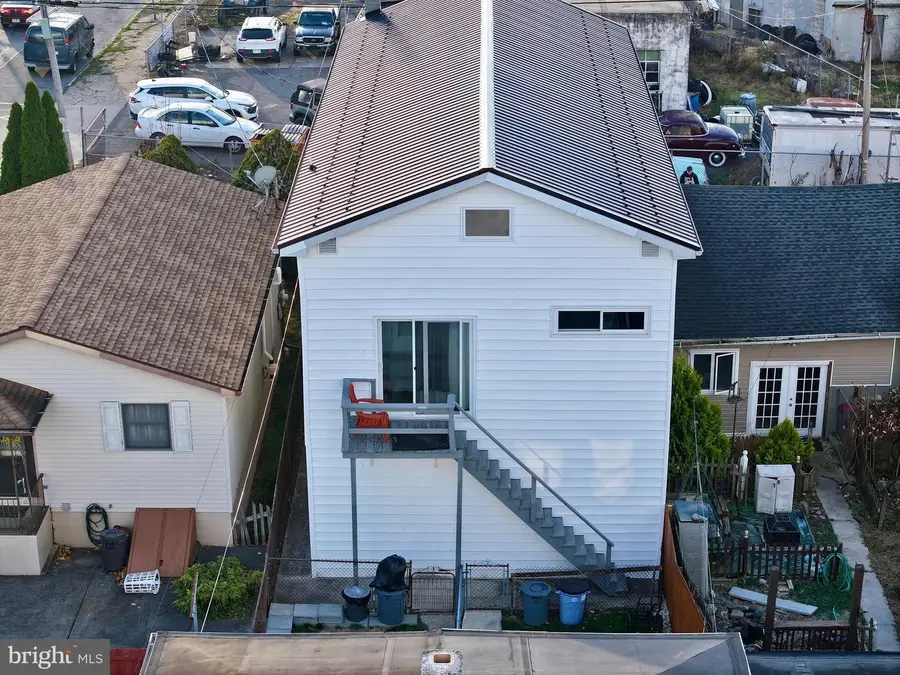 145 S Lemon St, Mount Carmel, PA 17851 - Image #2