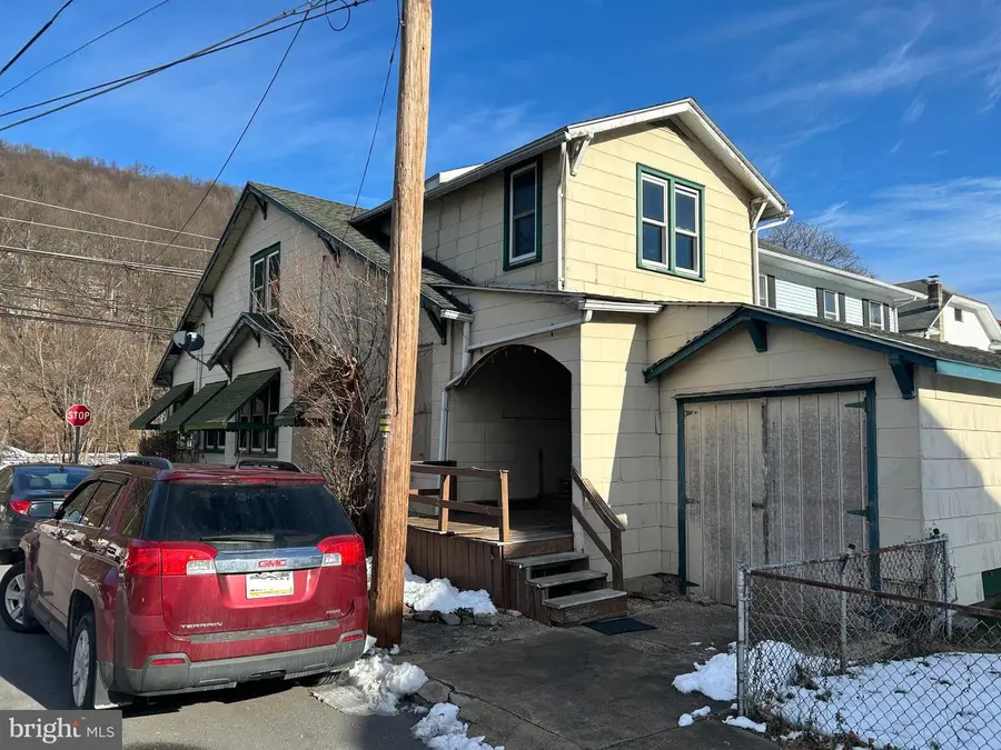 954 Center St, Coal Township, PA 17866 - Image #2