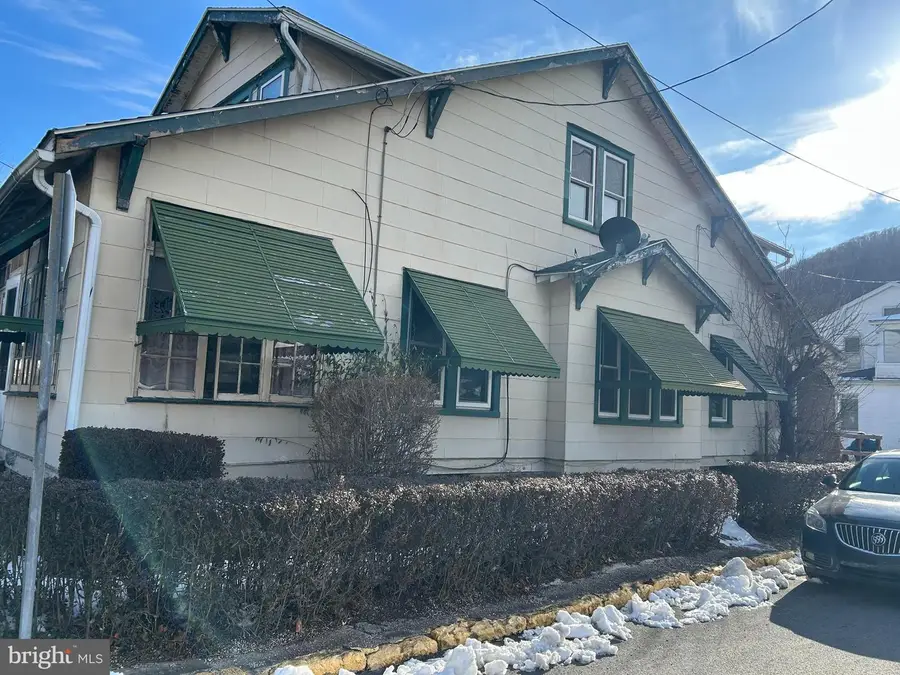 954 Center St, Coal Township, PA 17866 - Image #3