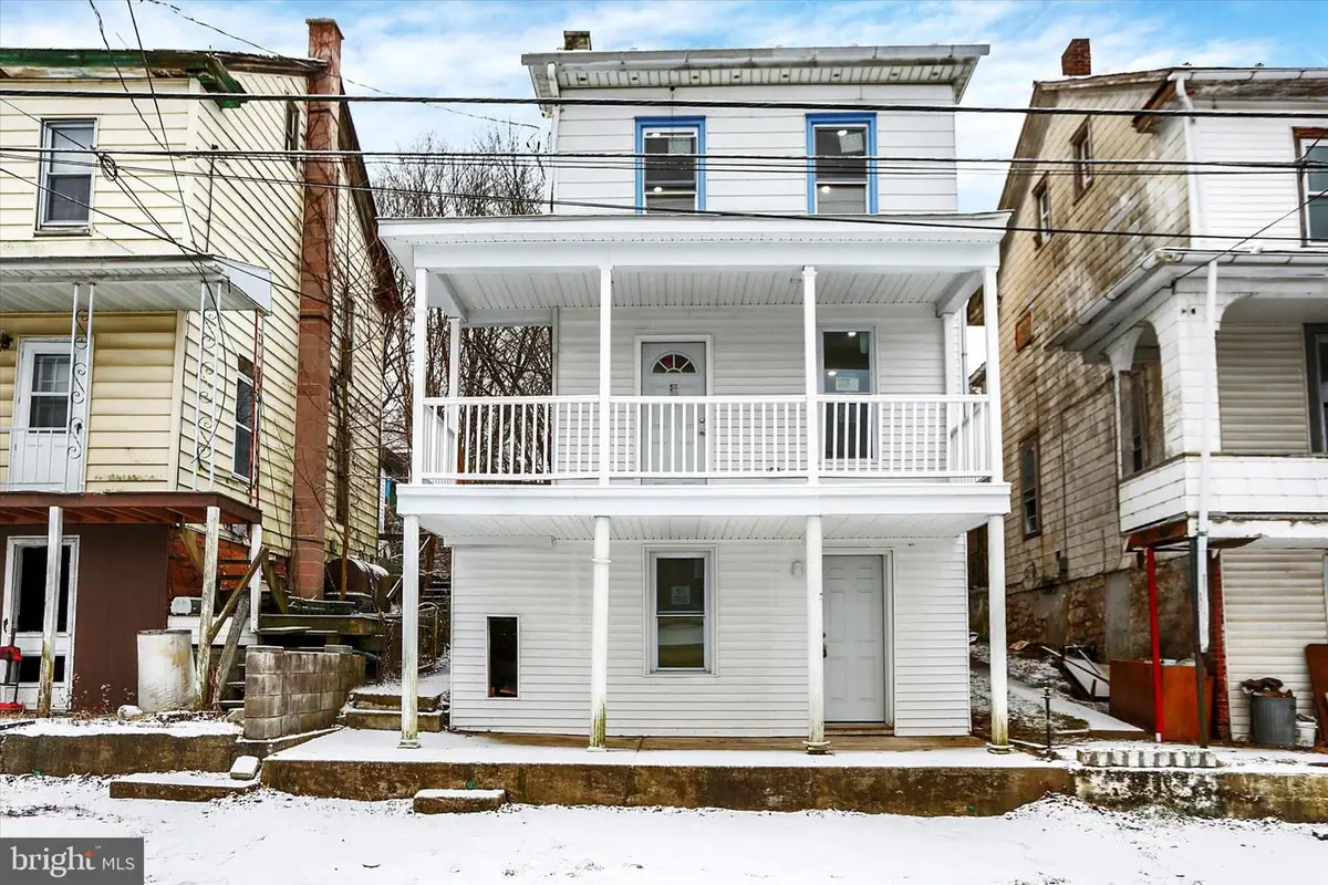 1228 Pulaski Ave, Coal Township, PA 17866 - Image #1