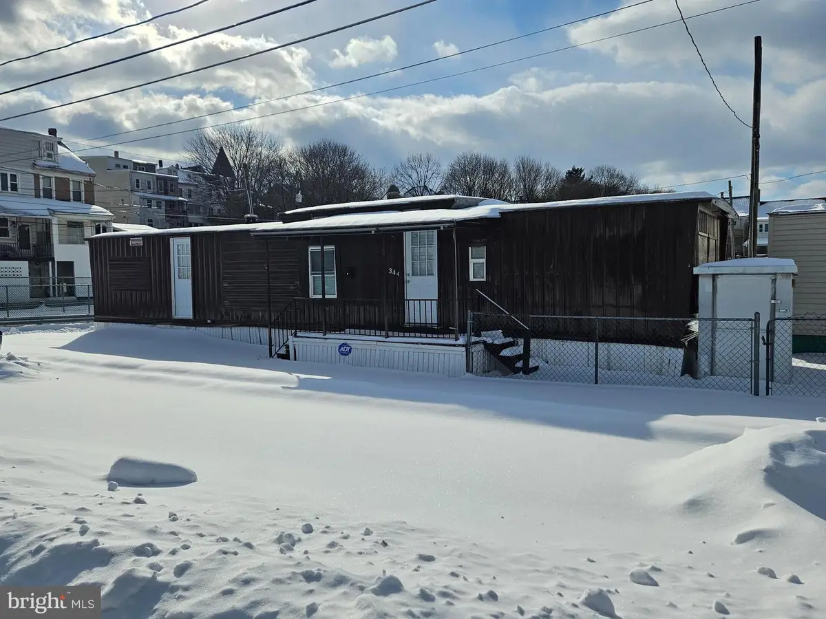 344 N Market St, Mount Carmel, PA 17851 - Image #1