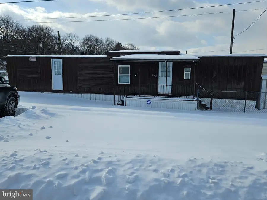 344 N Market St, Mount Carmel, PA 17851 - Image #2