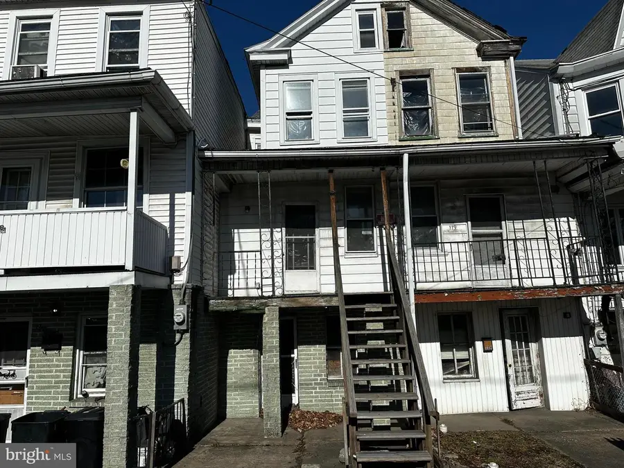 117 E Saylor St, Mount Carmel, PA 17851 - Image #2