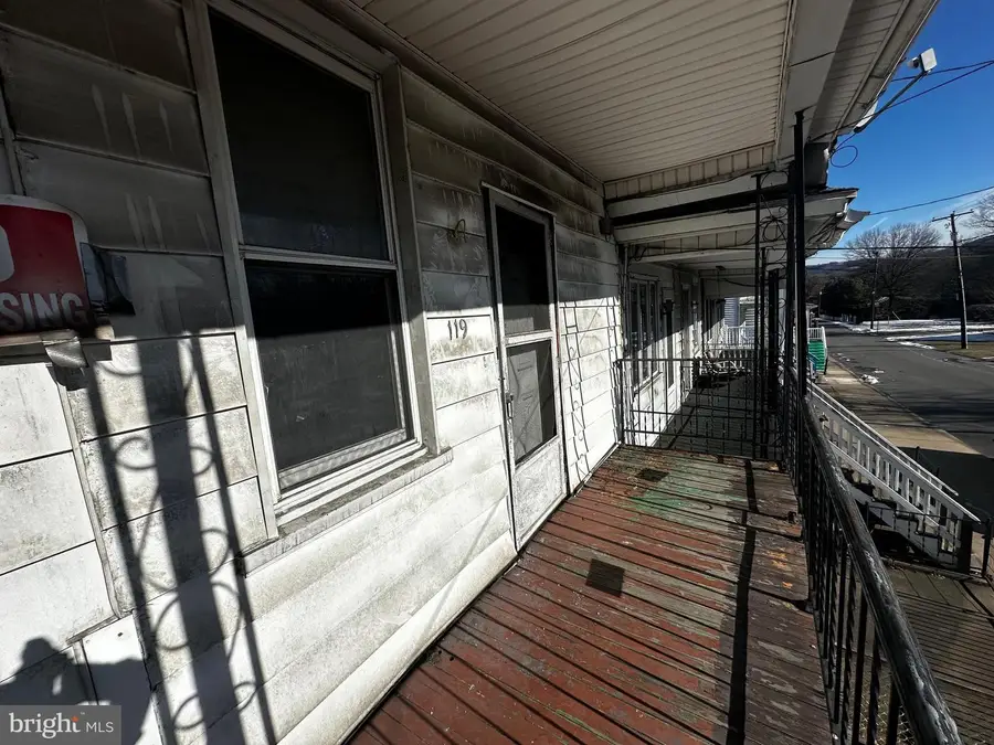 119 E Saylor St, Mount Carmel, PA 17851 - Image #3