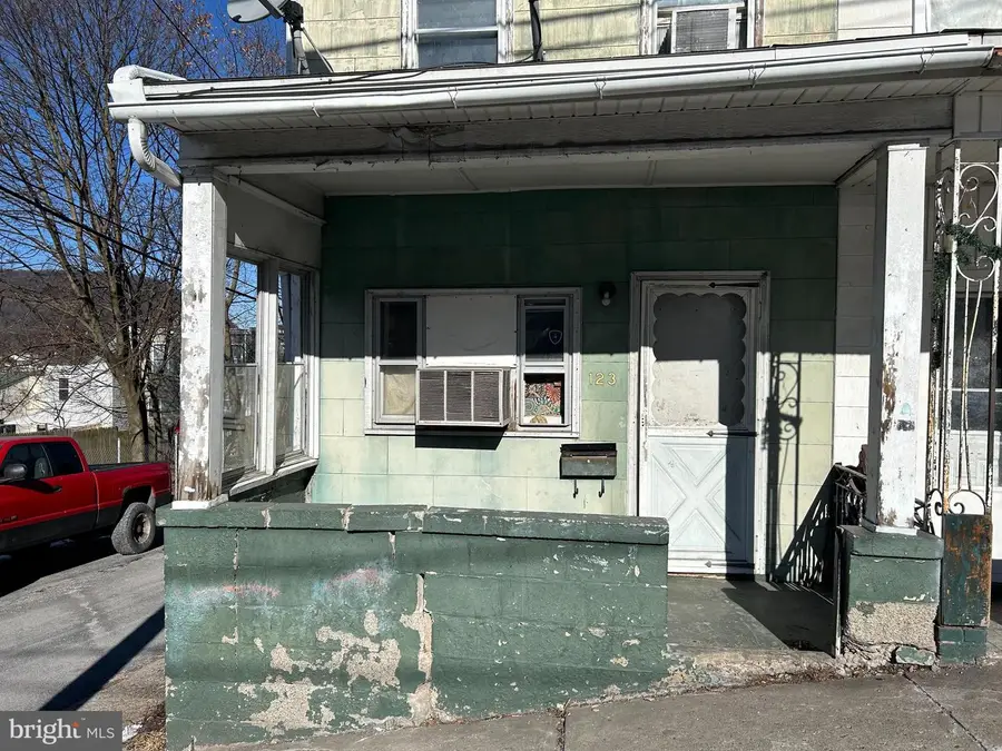 123 W Montgomery St, Shamokin, PA 17872 - #2