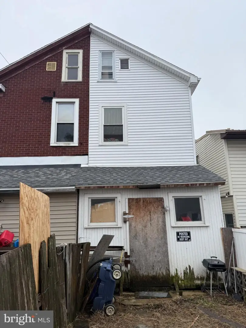 135 E Arch St, Shamokin, PA 17872 - #3