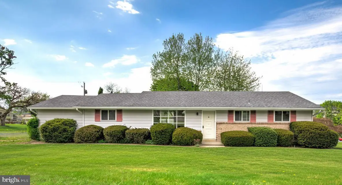 211 Birchwyn Dr, Elysburg, PA 17824 - #1