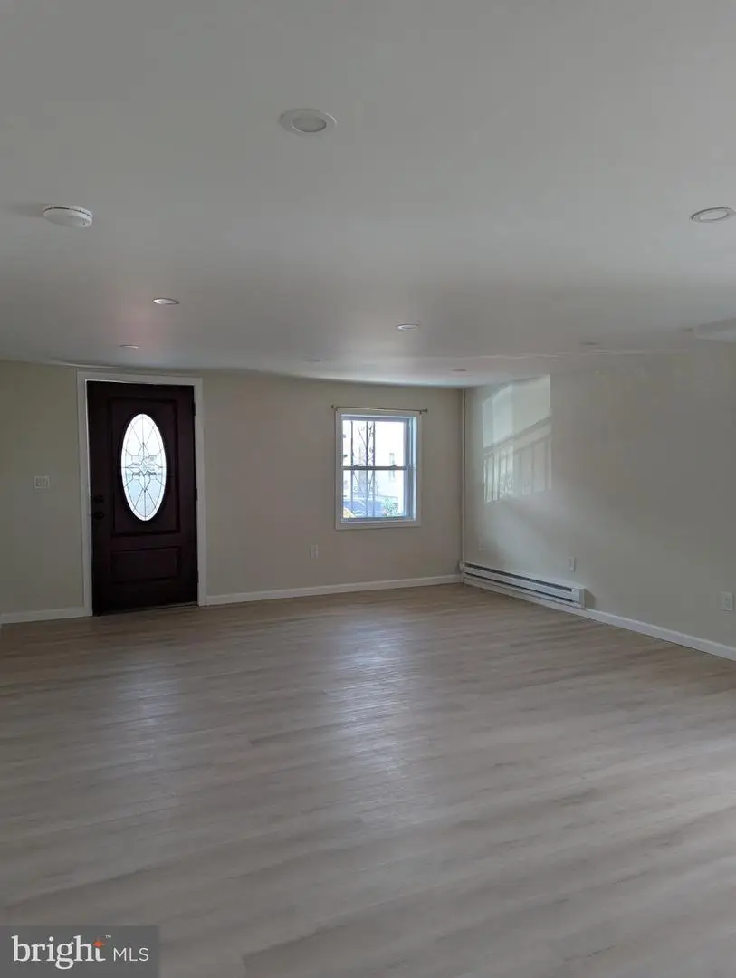 133 N Locust St, Mount Carmel, PA 17851 - #2