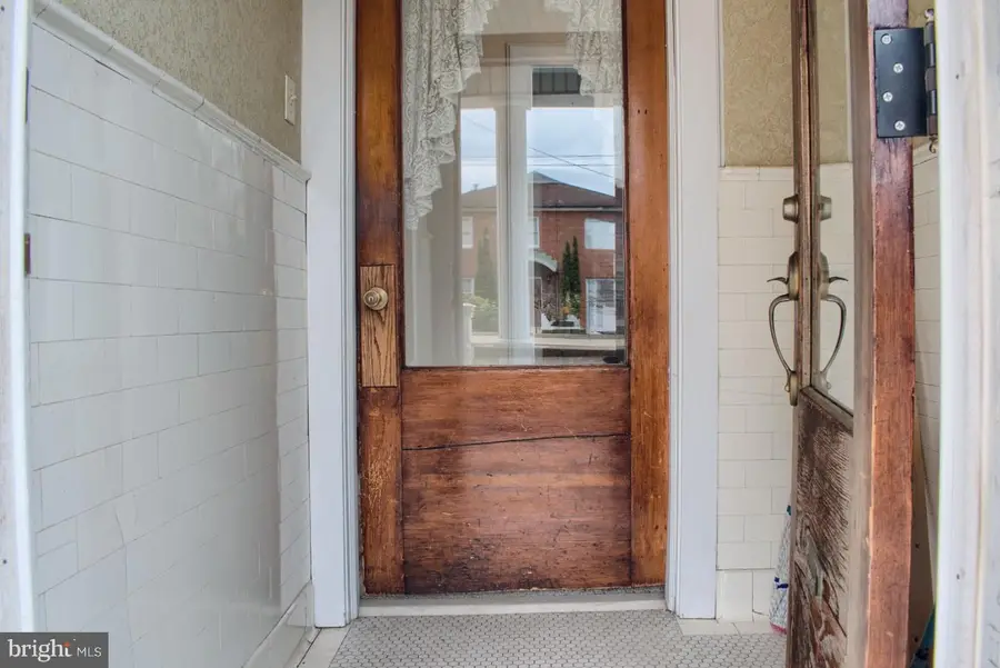 409 West Ave, Mount Carmel, PA 17851 - #2