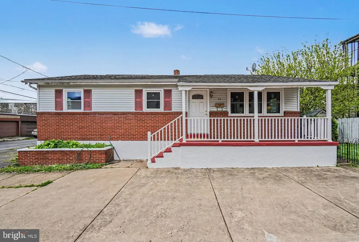 32-34 N Poplar St, Mount Carmel, PA 17851 - #1