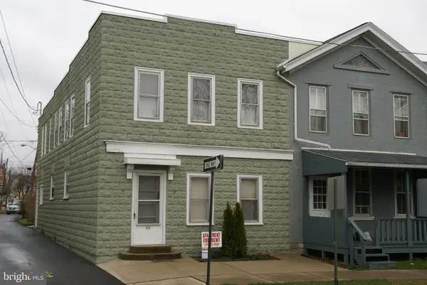 121 Center, MILTON, PA 17847