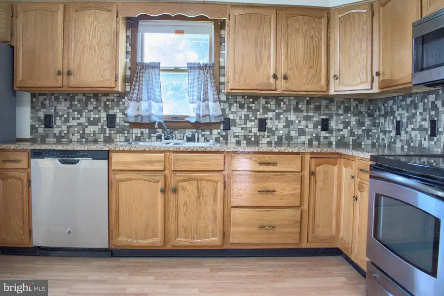 418 5th W, Mount Carmel, PA 17851 - #3