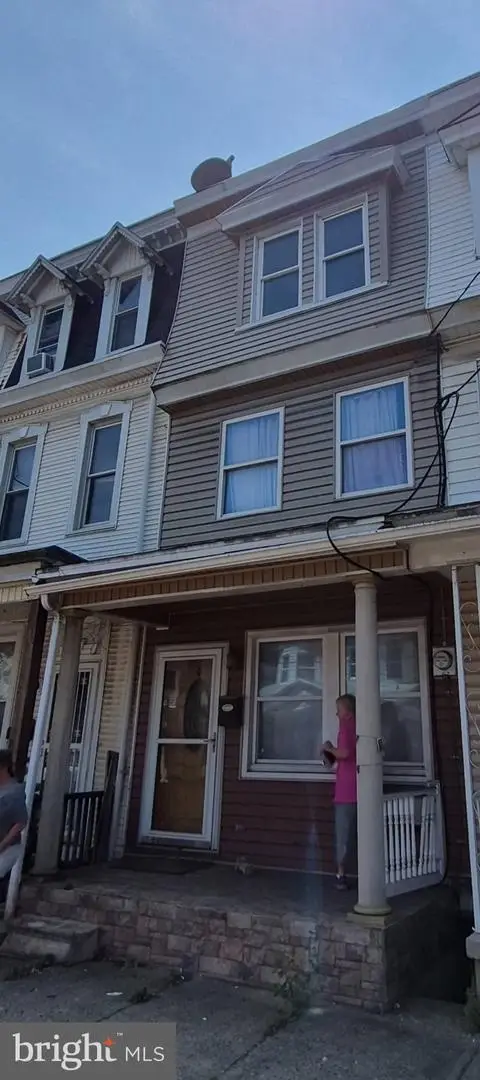 16 East Ave, Mount Carmel, PA 17851 - #1