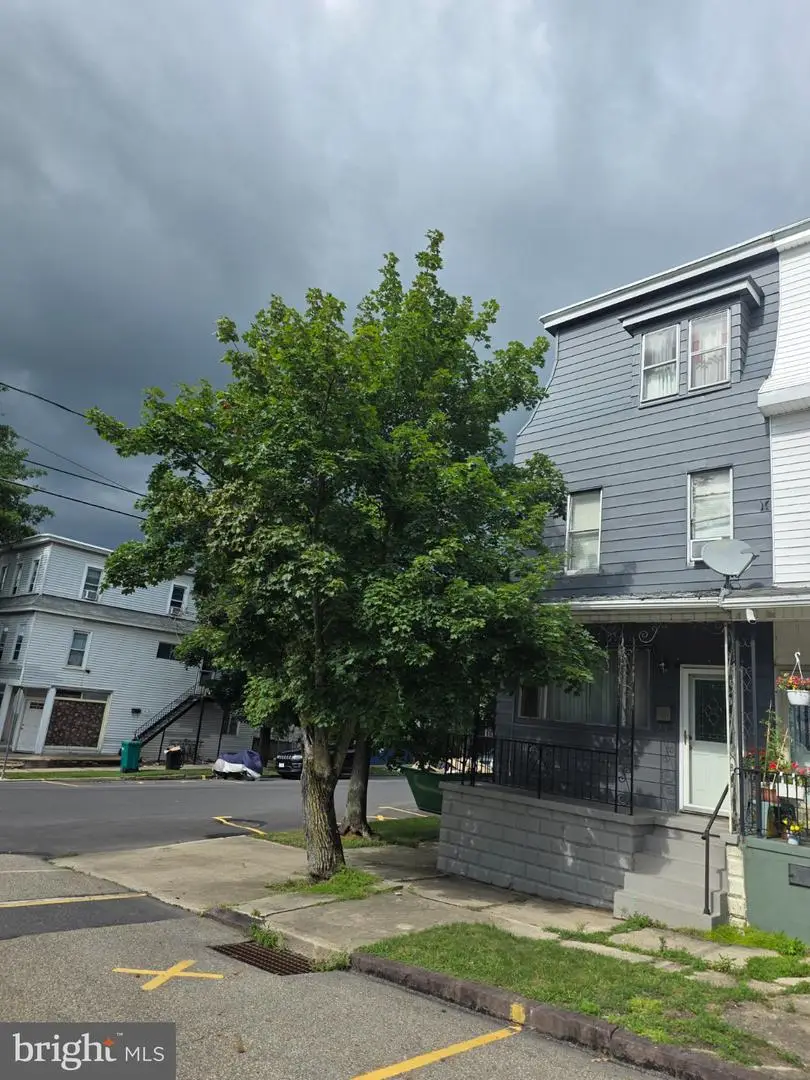301 S Maple St, Mount Carmel, PA 17851 - #2