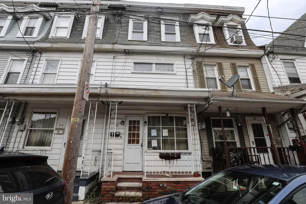 32 S Franklin St, Shamokin, PA 17872 - #1