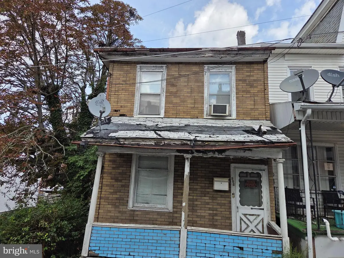 903 E Chestnut St, Shamokin, PA 17872 - #1
